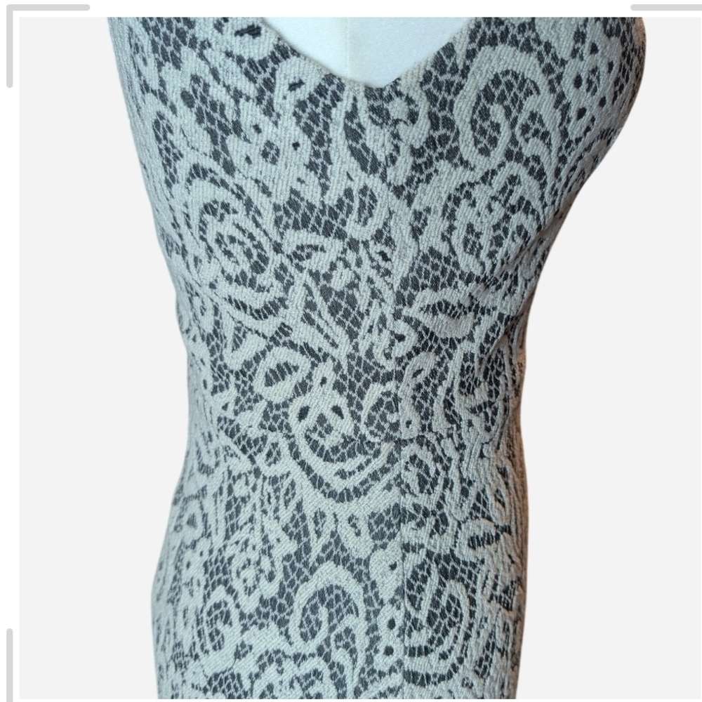 Pre-owned Alice+Olivia Lilia Lace Textured Plunge V Neck Midi Sheath Dress - Picture 13 of 16